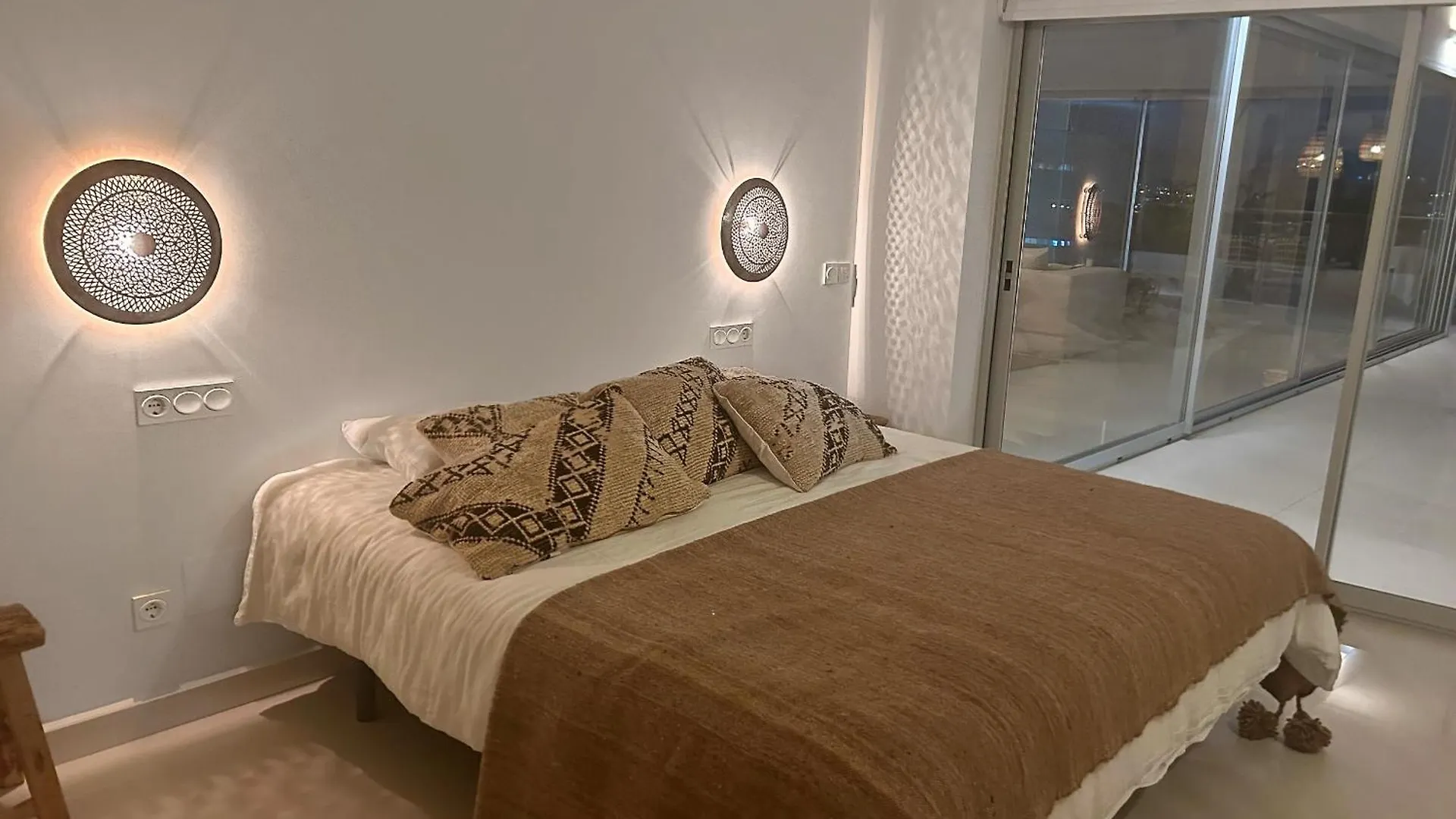 Beautiful Modern Apartement With Jacuzzi, 1 Km From The Beach Torremuelle Apartment