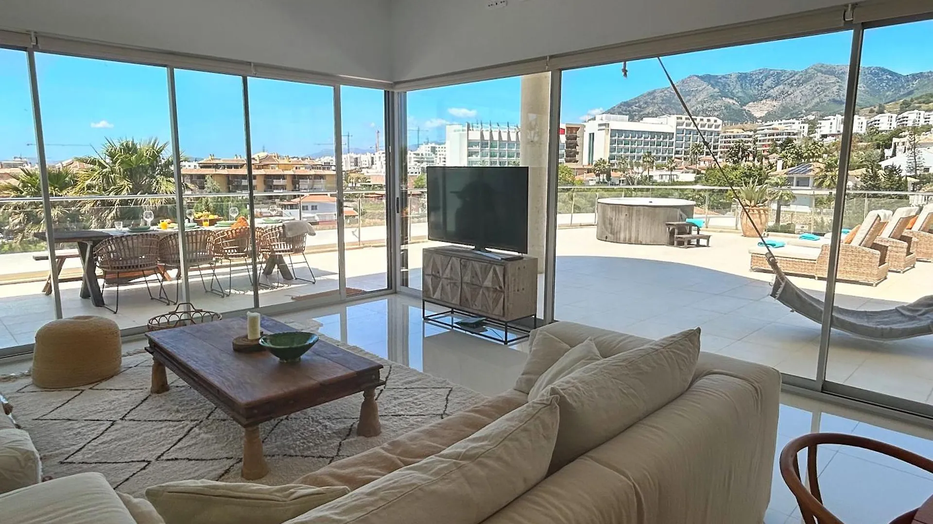 Apartment Beautiful Modern Apartement With Jacuzzi, 1 Km From The Beach Torremuelle