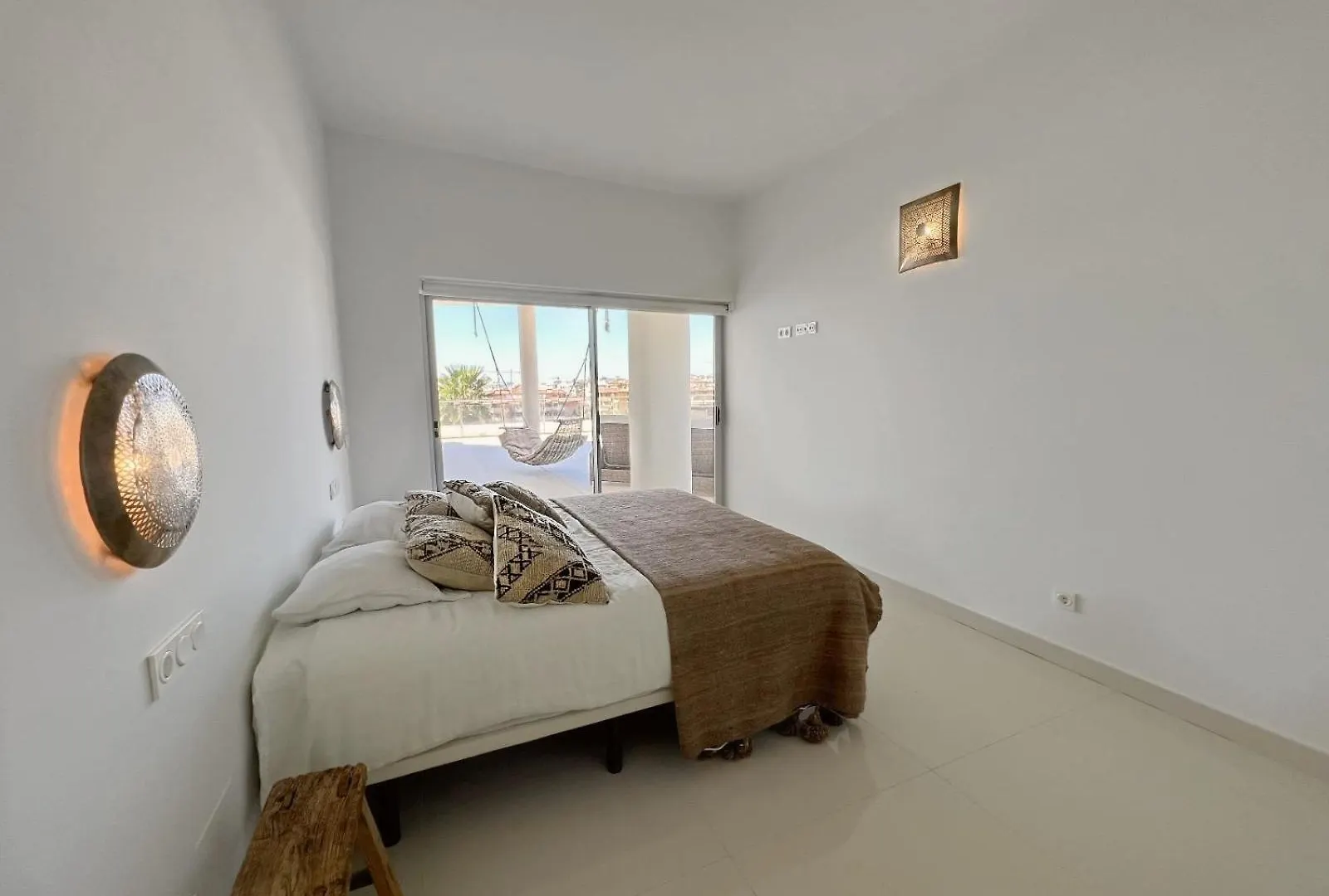 Apartment Beautiful Modern Apartement With Jacuzzi, 1 Km From The Beach Torremuelle Spain
