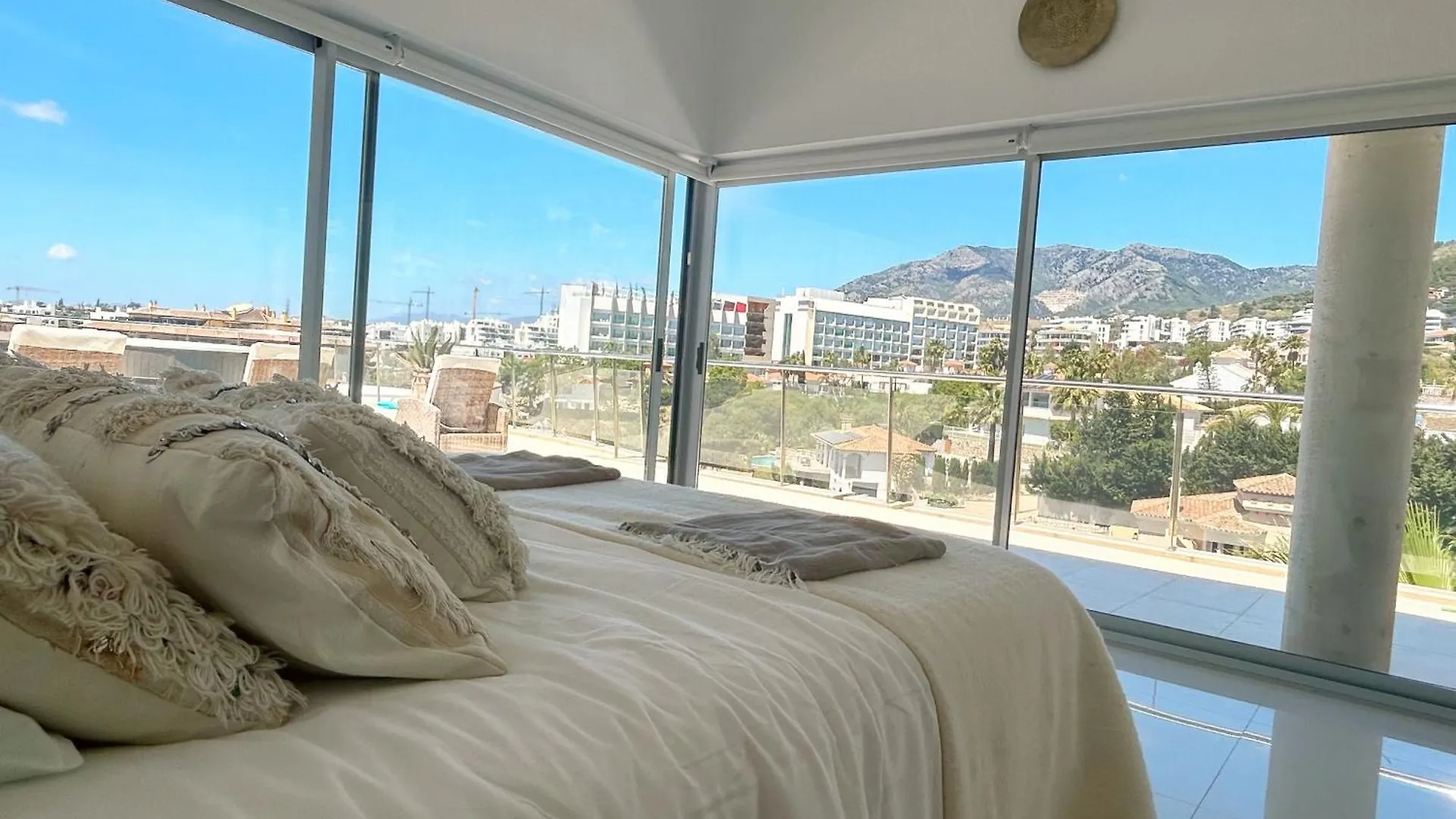 Beautiful Modern Apartement With Jacuzzi, 1 Km From The Beach Torremuelle 0*,  Spain